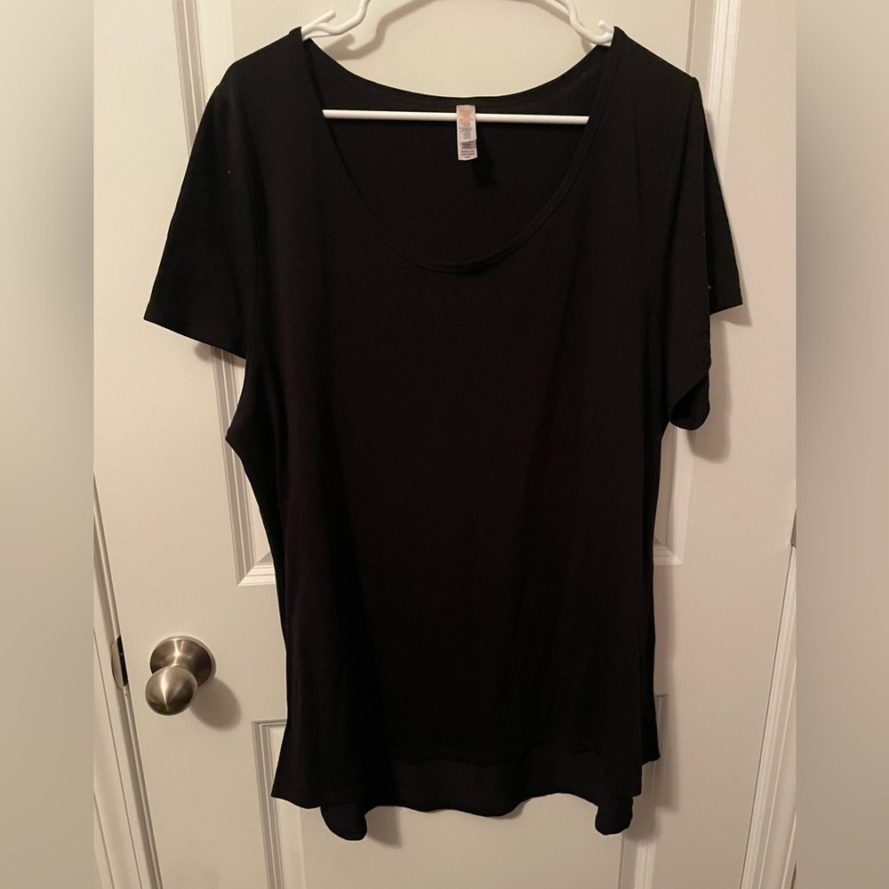 Black Lularoe top
